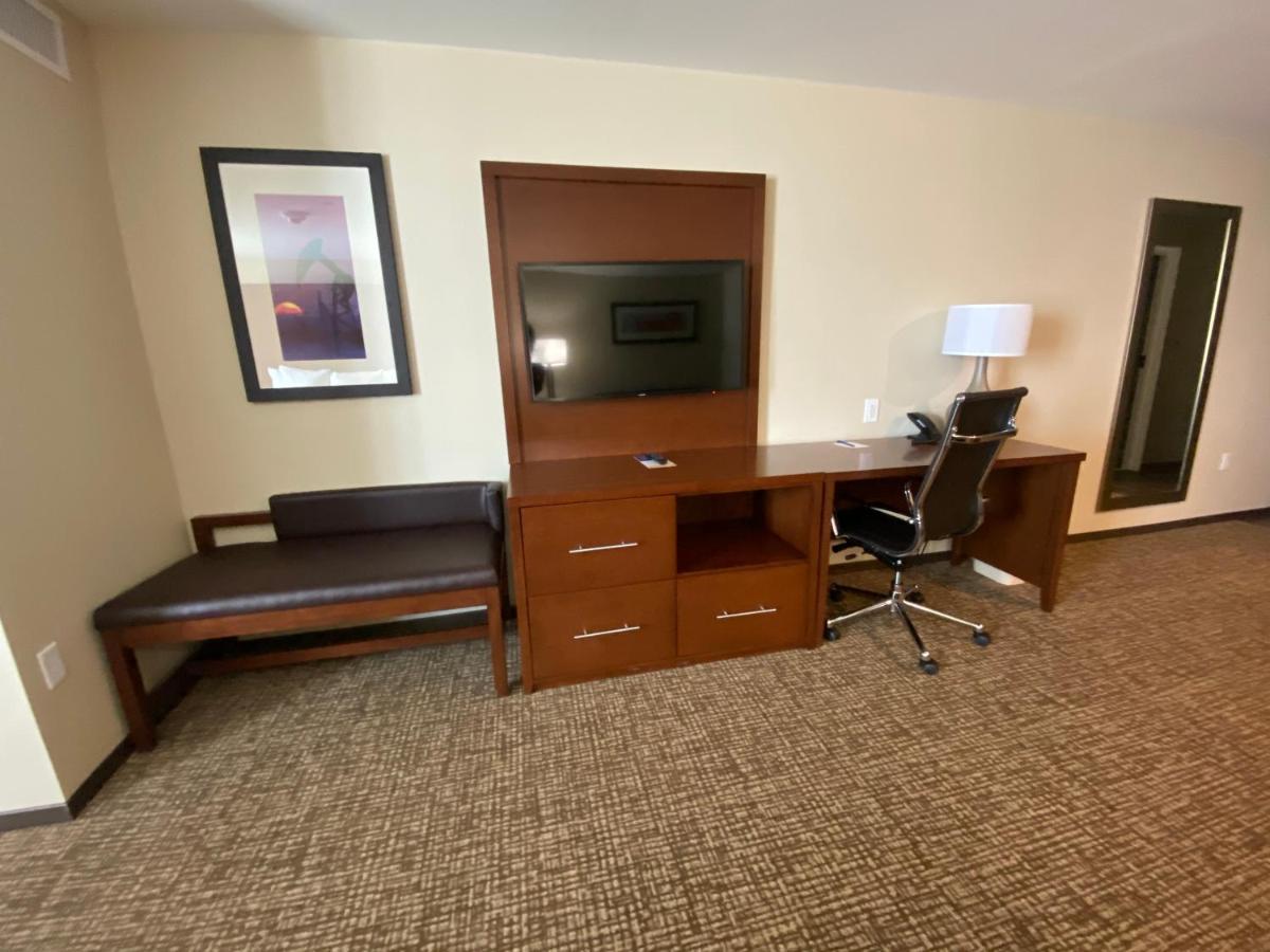 Comfort Suites Midland West Екстер'єр фото