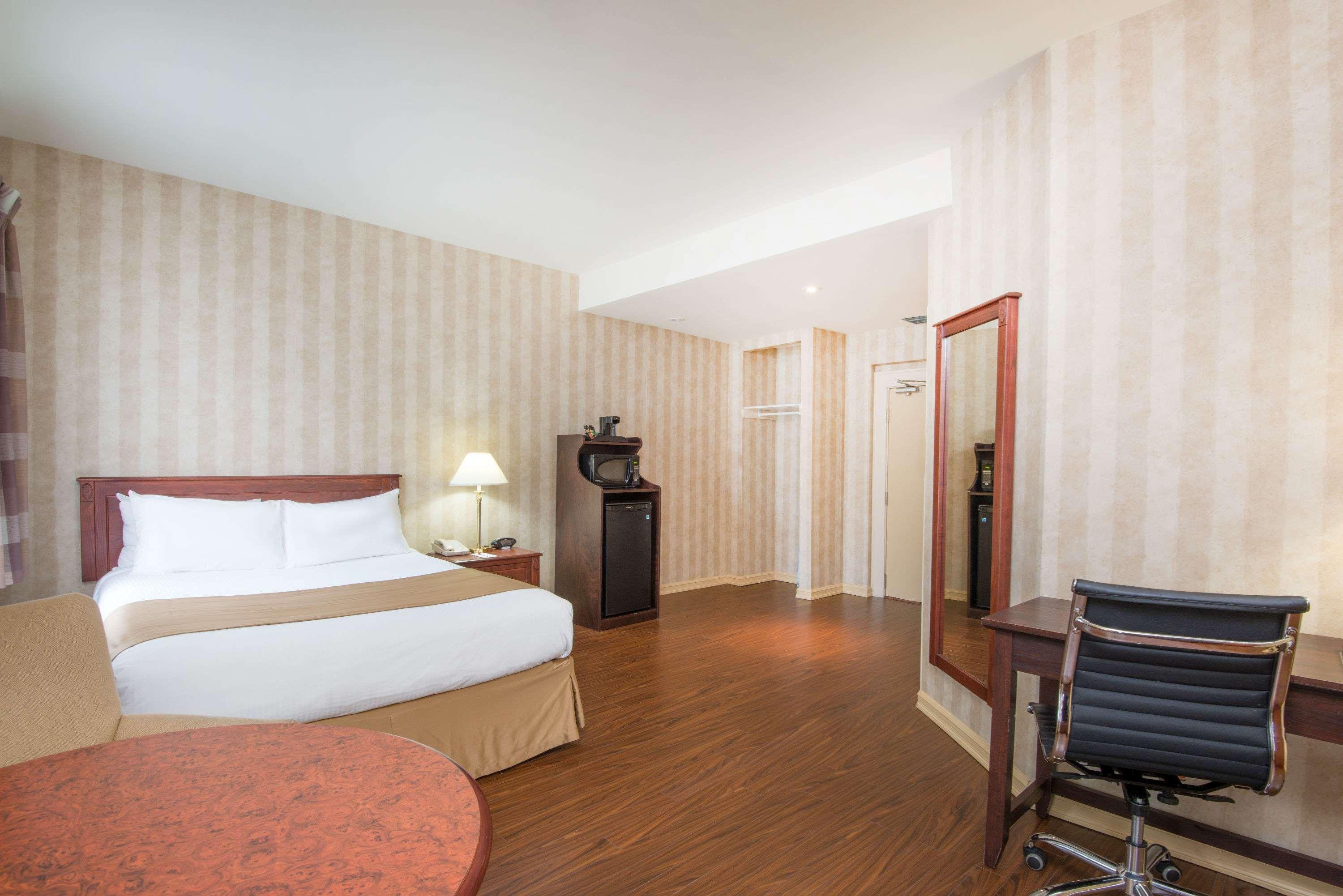 Comfort Suites Midland West Екстер'єр фото